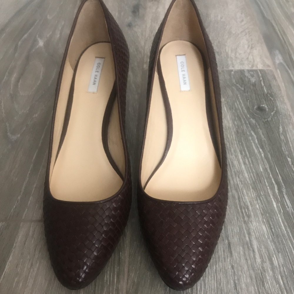 Cole Haan Women’s Grand OS Brown Leather Pumps